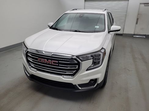 Used 2023 GMC Terrain SLT w/ Tech Package FWD image 15