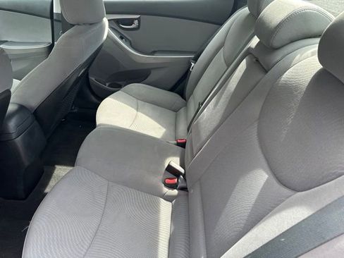 Used 2015 Hyundai Elantra SE FWD image 6