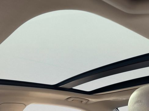 Used 2017 Lincoln Continental Reserve w/ Climate Package image 12