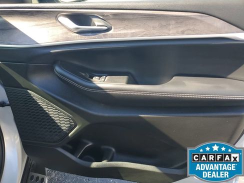 Used 2025 Jeep Grand Cherokee Limited image 47