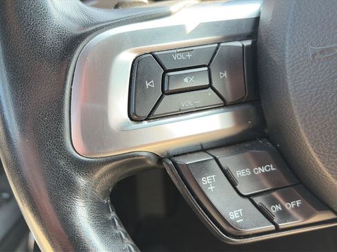 Used 2020 Ford Mustang Premium RWD image 8