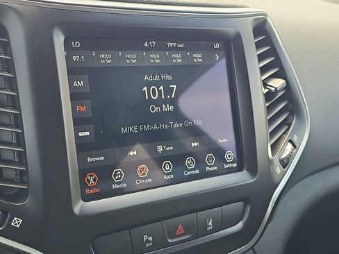 Used 2021 Jeep Cherokee Latitude Lux w/ Comfort/Convenience Group AWD/4WD image 23