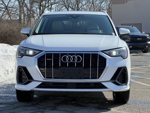 Used 2019 Audi Q3 2.0T Premium w/ Convenience Package image 7
