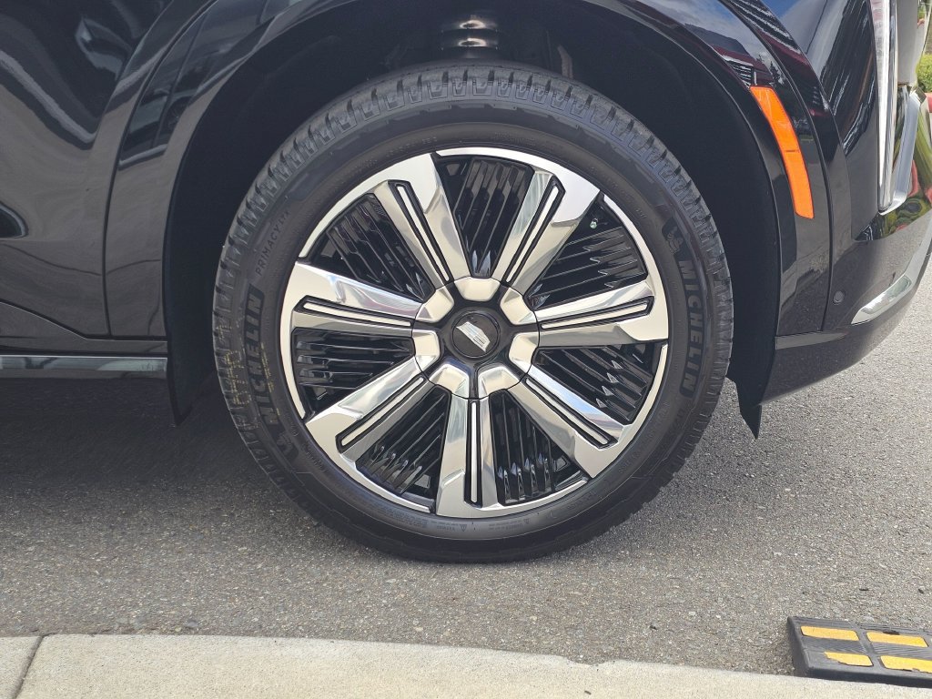 New 2026 Cadillac Escalade IQ Luxury 1 w/ LPO, Floor Liner Package AWD/4WD image 9