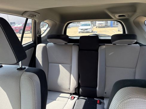 Used 2016 Toyota RAV4 XLE w/ Convenience Package FWD image 8