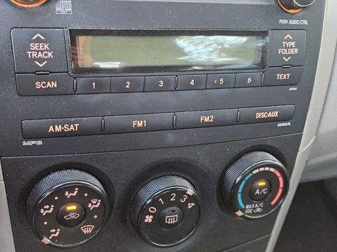 Used 2010 Toyota Corolla LE FWD image 13