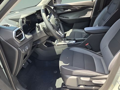 New 2026 Chevrolet TrailBlazer LT w/ Midnight Edition FWD image 9