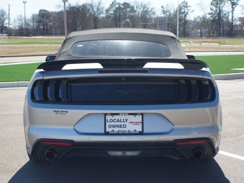 Used 2020 Ford Mustang Premium image 3