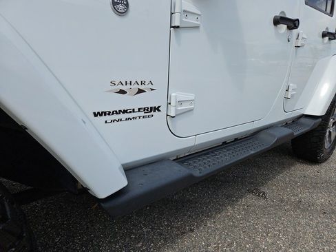 Used 2018 Jeep Wrangler Unlimited Sahara w/ Connectivity Group image 28