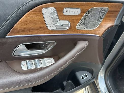 Used 2023 Mercedes-Benz GLS 450 4MATIC image 25
