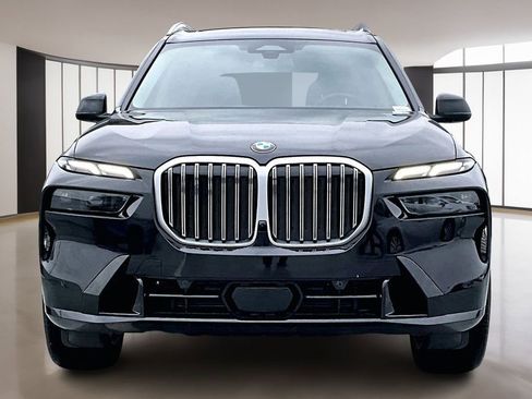 Used 2024 BMW X7 xDrive40i w/ Parking Assistance Package image 2