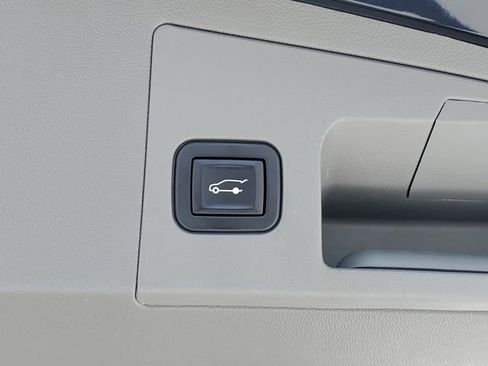 Certified 2022 Cadillac XT5 Premium Luxury FWD image 19