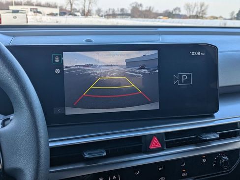 Used 2025 Kia Sorento LX image 14