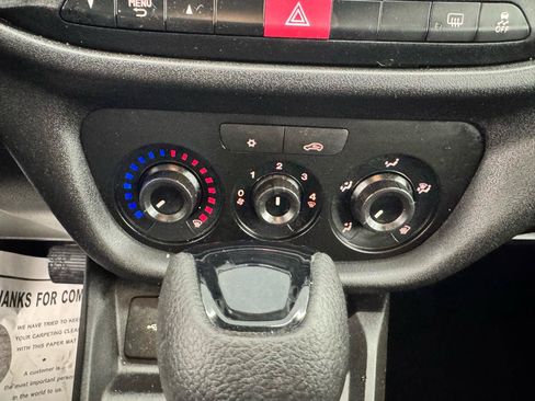 Used 2022 RAM ProMaster City Tradesman FWD image 22