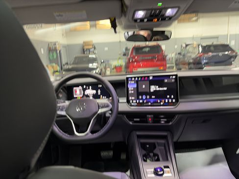 New 2026 Volkswagen Tiguan SE image 27