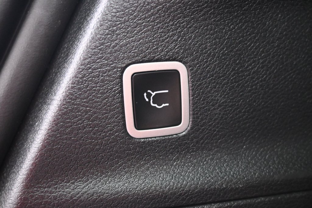Used 2025 Chrysler Pacifica Select FWD image 17
