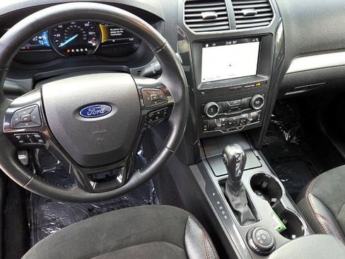 Used 2019 Ford Explorer XLT w/ Equipment Group 202A AWD/4WD image 49