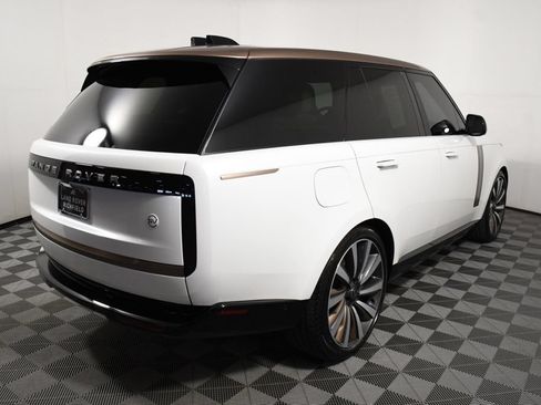 Used 2023 Land Rover Range Rover SV AWD/4WD image 6