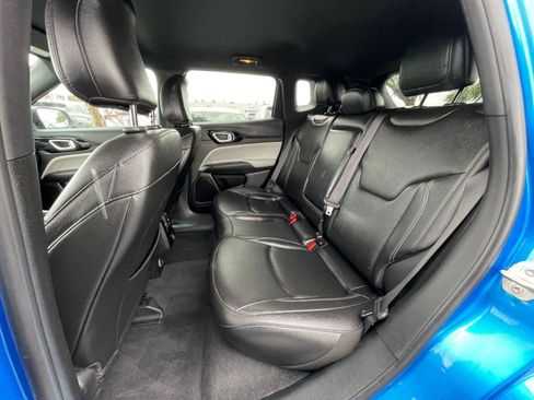 Used 2025 Jeep Compass Limited image 25