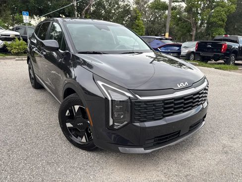 Used 2026 Kia Sportage LX FWD image 4