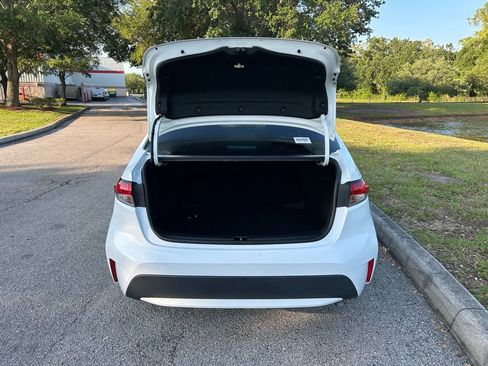 Used 2020 Toyota Corolla LE FWD image 10