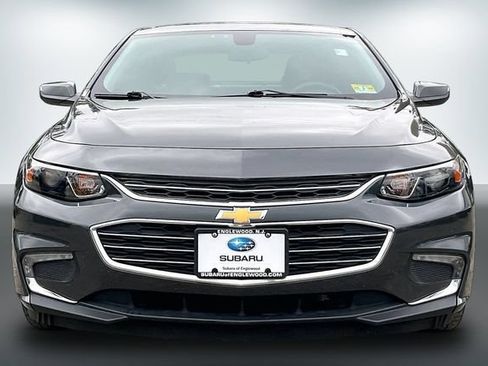 Used 2017 Chevrolet Malibu LT FWD image 2