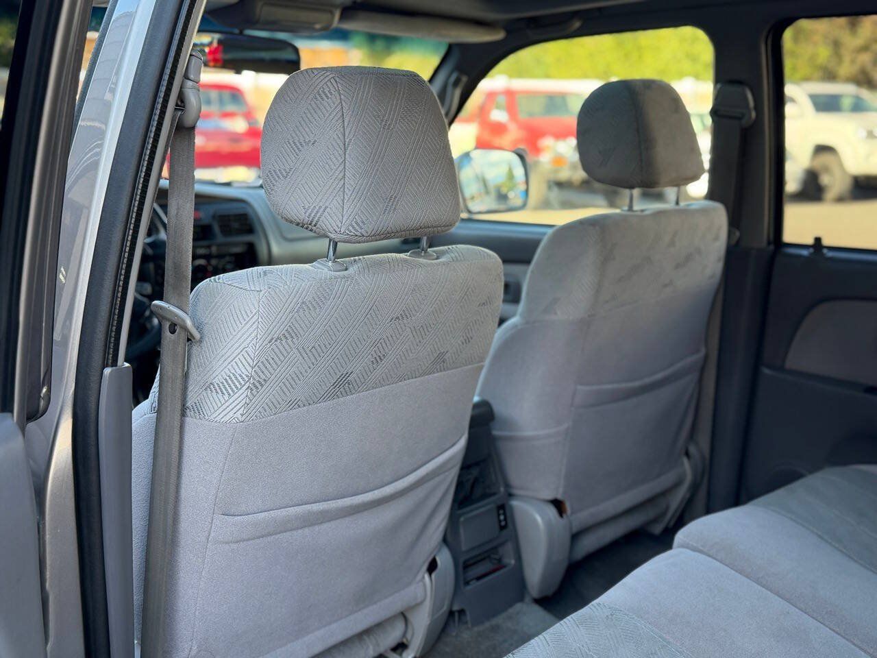 Used 2002 Toyota 4Runner SR5 AWD/4WD image 92