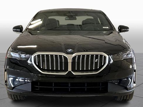 Used 2025 BMW i5 eDrive40i w/ Premium Package image 3