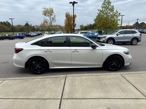 Certified 2025 Honda Civic Sport image 5