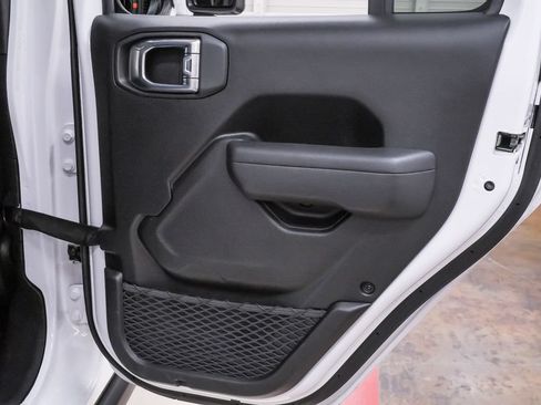 Used 2026 Jeep Gladiator Mojave AWD/4WD image 28