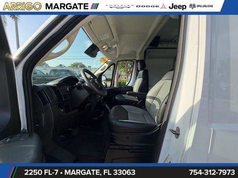Used 2026 RAM ProMaster 2500 w/ Convenience Group FWD image 9
