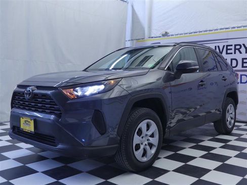 Used 2020 Toyota RAV4 LE image 3