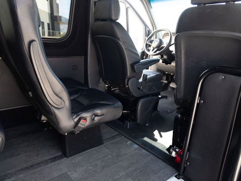Used 2019 Mercedes-Benz Sprinter 3500 image 35