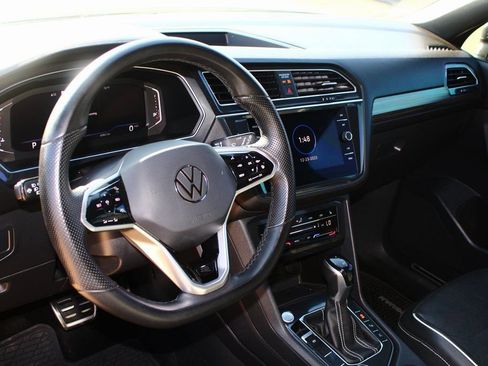 Used 2023 Volkswagen Tiguan SEL R-Line image 2