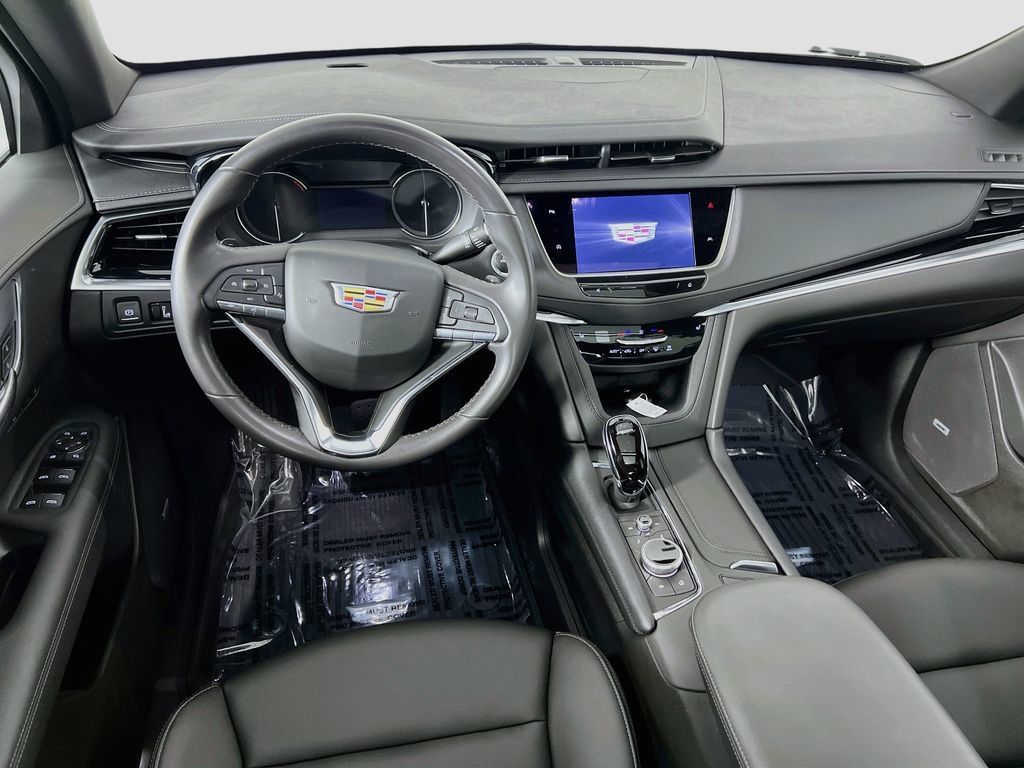 Certified 2024 Cadillac XT6 Luxury w/ LPO, Floor Liner Package AWD/4WD image 22
