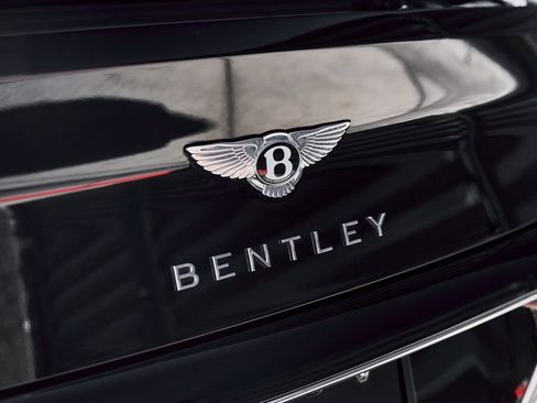 Used 2022 Bentley Continental GT image 11