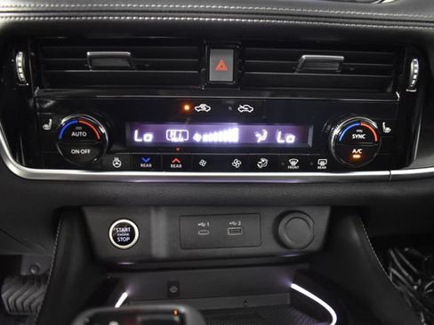 Used 2023 Nissan Rogue Platinum w/ Platinum Premium Package AWD/4WD image 18
