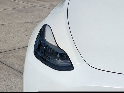 Used 2022 Tesla Model Y Performance image 9