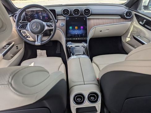 Used 2025 Mercedes-Benz C 300 4MATIC Sedan image 44