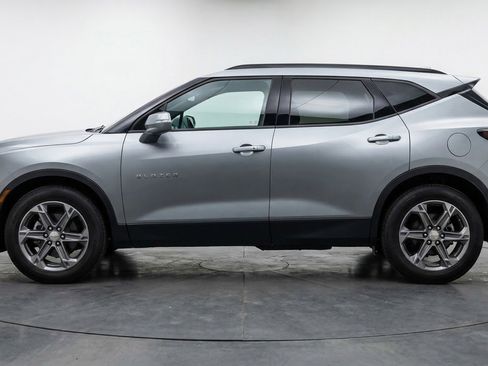 Used 2025 Chevrolet Blazer LT FWD image 5
