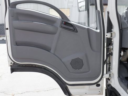 Used 2019 Isuzu NPR image 15