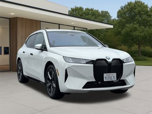 Used 2026 BMW iX xDrive45 image 4