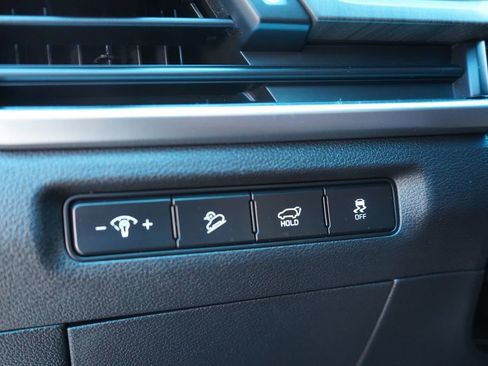 Used 2024 Kia Telluride EX w/ EX Captain's Chair Package image 29