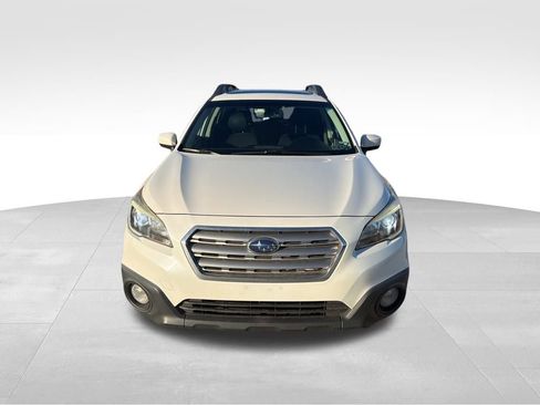 Used 2017 Subaru Outback 2.5i Premium image 2