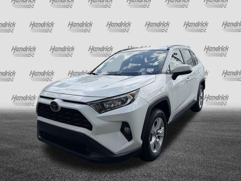 Used 2019 Toyota RAV4 XLE w/ Convenience Package FWD image 5