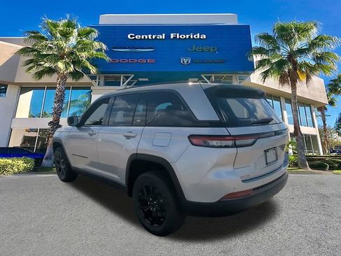 New 2026 Jeep Grand Cherokee Altitude image 6