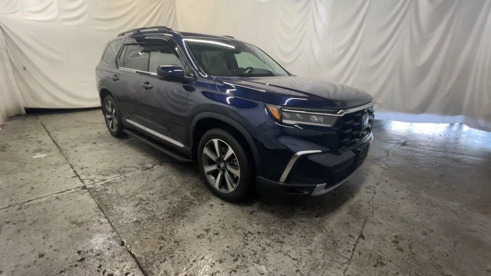 Used 2025 Honda Pilot Elite image 2