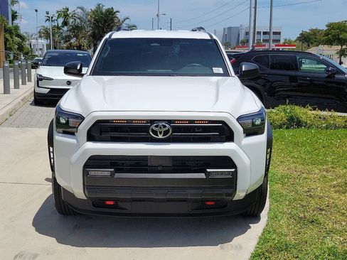 Used 2025 Toyota 4Runner SR5 AWD/4WD image 2