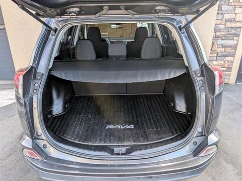 Used 2017 Toyota RAV4 LE image 28