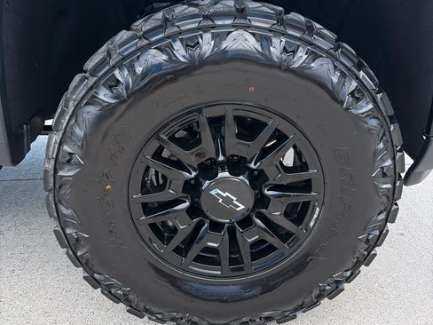 Used 2026 Chevrolet Silverado 2500 ZR2 w/ LPO, Dark Essentials Package AWD/4WD image 6